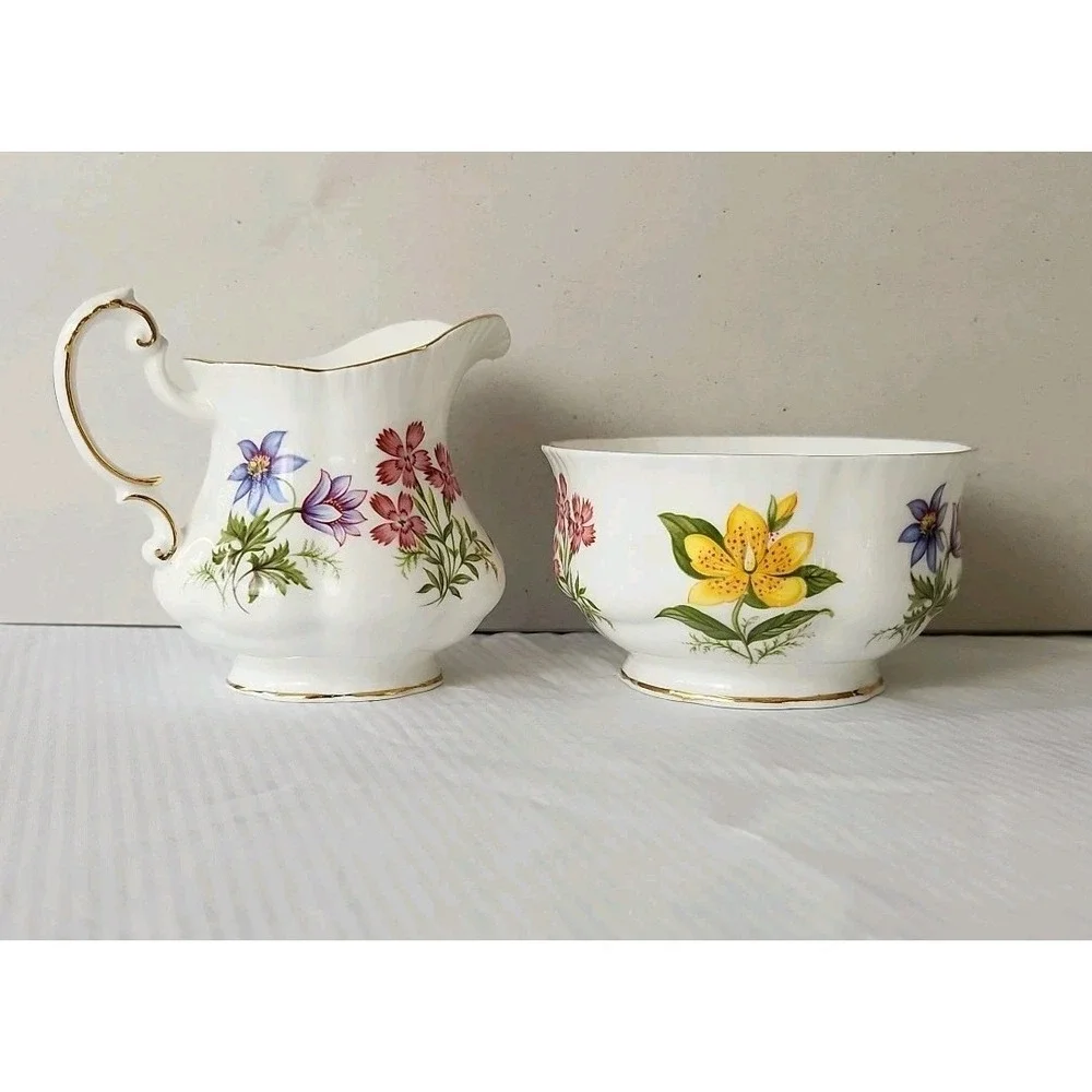 VTG QEII Paragon Fine Bone China Sugar Bowl & Creamer Set 